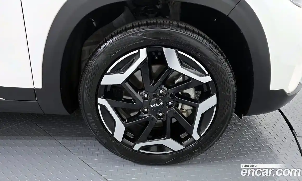 Kia Seltos 2024 1.6 Автомат в Москве № 268554, фото 18