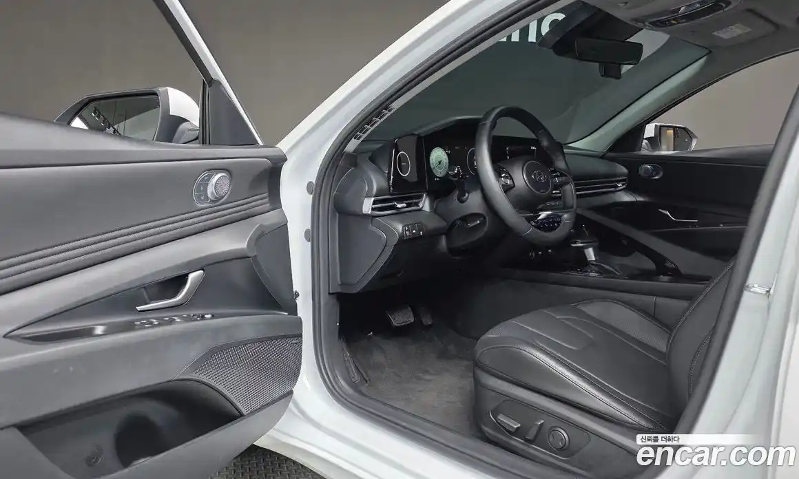 Hyundai Avante 2023 1.6 Автомат в Москве № 274155, фото 11