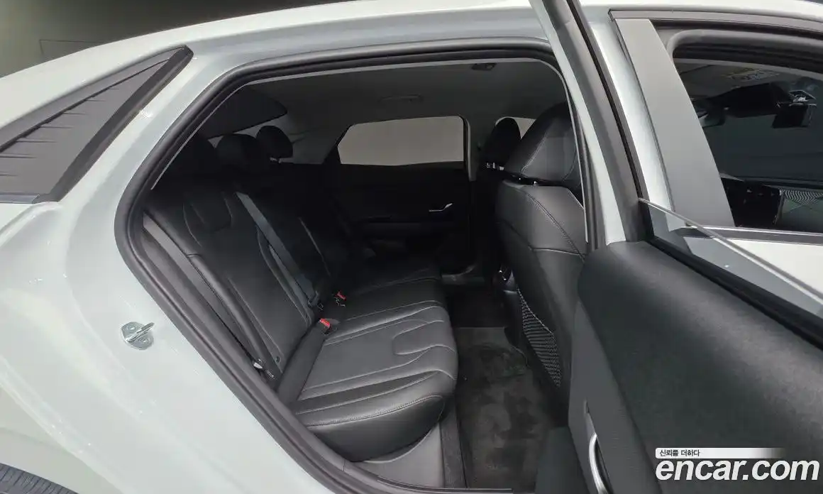 Hyundai Avante 2023 1.6 Автомат в Москве № 274155, фото 19