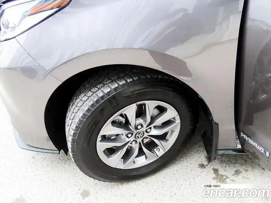 Toyota Sienna 2021 2.5 Автомат в Москве № 279770, фото 19