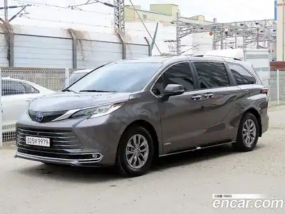 Toyota Sienna 2021 2.5 Автомат в Москве № 279770, миниатюра 2