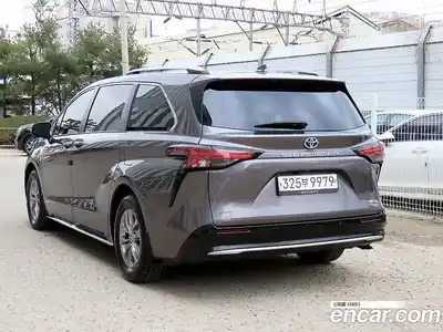 Toyota Sienna 2021 2.5 Автомат в Москве № 279770, миниатюра 3