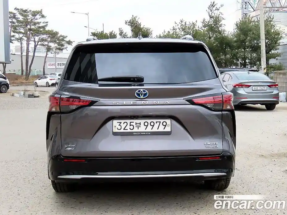 Toyota Sienna 2021 2.5 Автомат в Москве № 279770, фото 4