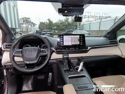 Toyota Sienna 2021 2.5 Автомат в Москве № 279770, миниатюра 5