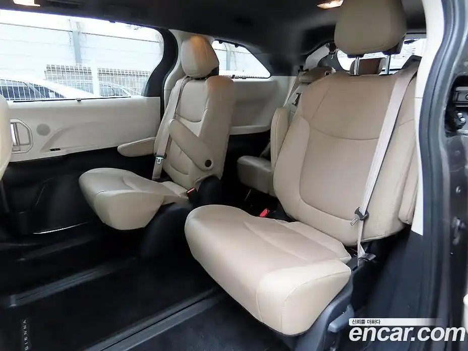 Toyota Sienna 2021 2.5 Автомат в Москве № 279770, фото 6