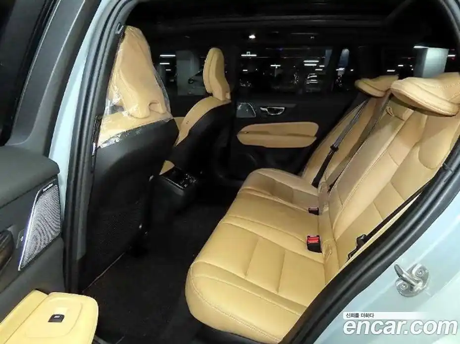 Volvo V60 2025 2.0 Автомат в Москве № 293919, фото 7