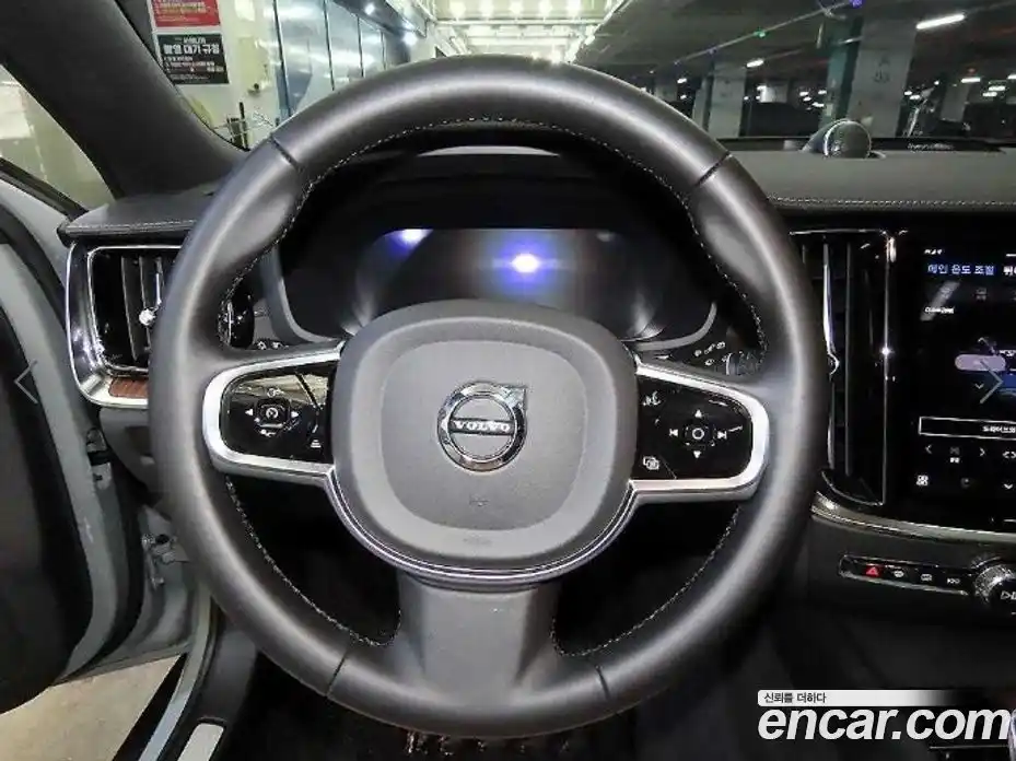 Volvo V60 2025 2.0 Автомат в Москве № 293919, фото 8