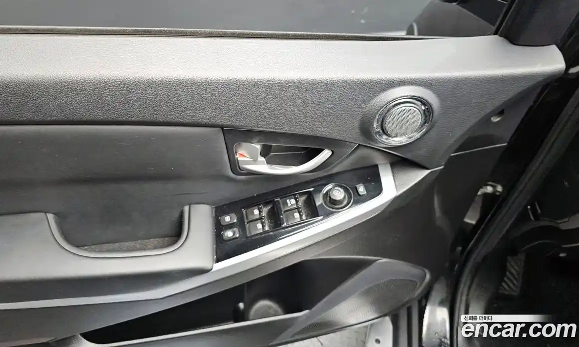 SsangYong Korando 2015 2.0 Автомат в Москве № 30498, фото 6