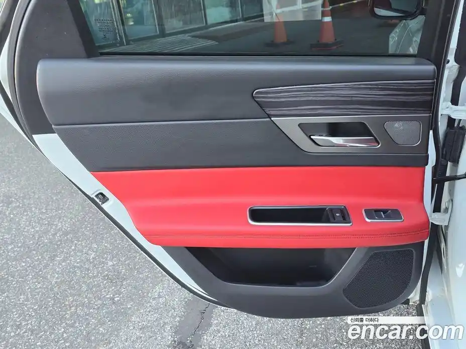 Jaguar XF 2017 3.0 Автомат в Москве № 305206, фото 10