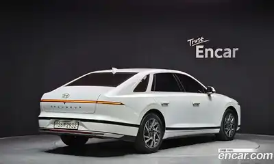 Hyundai Grandeur 2023 2.5 Автомат в Москве № 305674, миниатюра 2