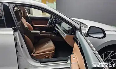 Hyundai Grandeur 2023 2.5 Автомат в Москве № 305674, миниатюра 3