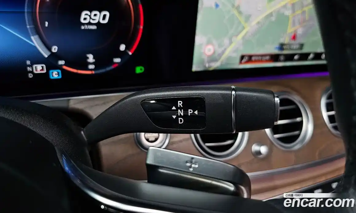 Mercedes-Benz E-Class 2022 2.0 Автомат в Москве № 311075, фото 13