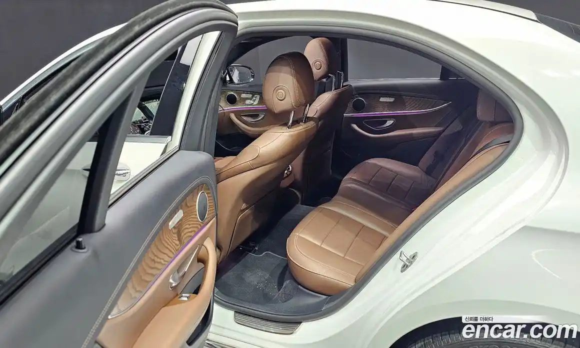 Mercedes-Benz E-Class 2022 2.0 Автомат в Москве № 311075, фото 17