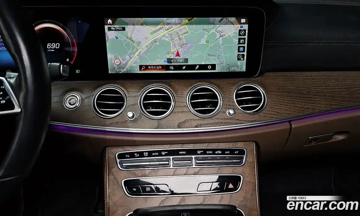 Mercedes-Benz E-Class 2022 2.0 Автомат в Москве № 311075, фото 18