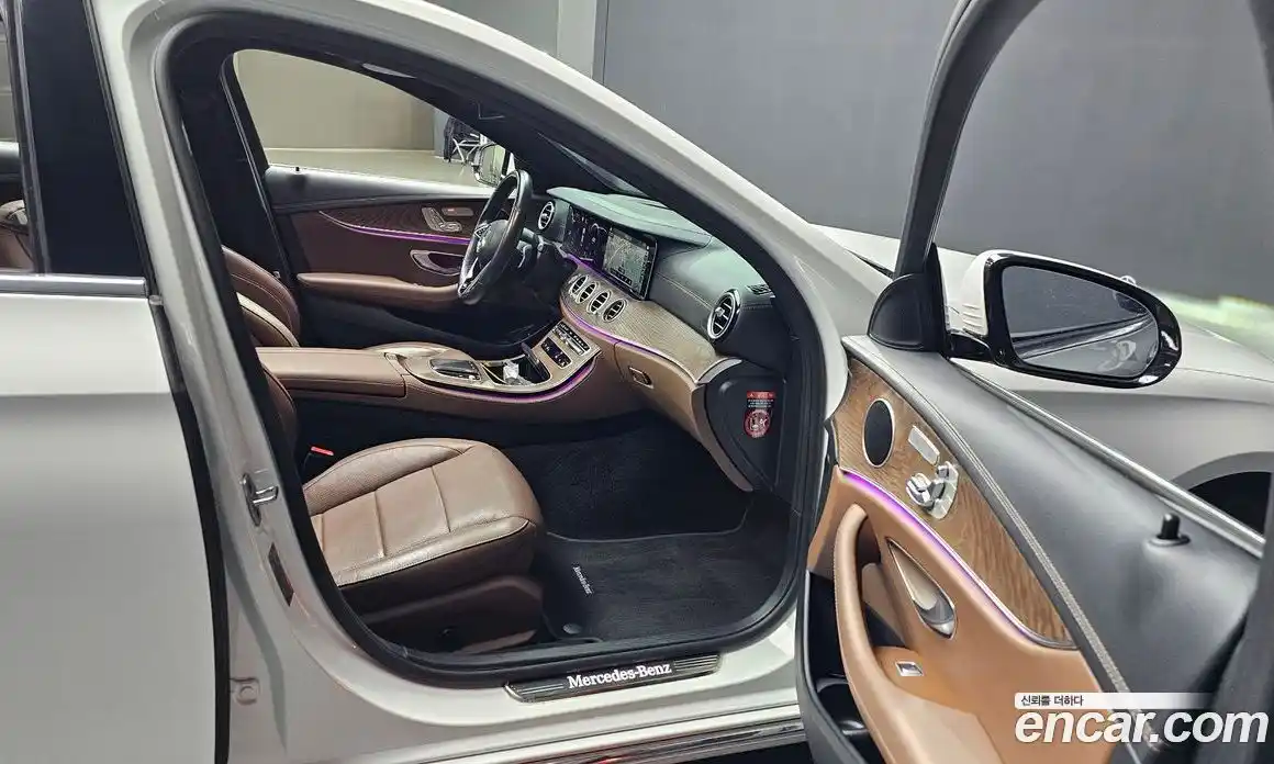 Mercedes-Benz E-Class 2022 2.0 Автомат в Москве № 311075, фото 3