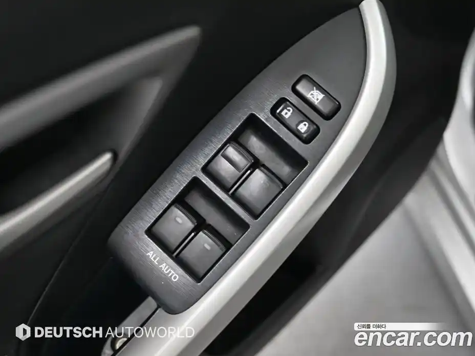 Toyota Prius 2012 1.8 Автомат в Москве № 318636, фото 17