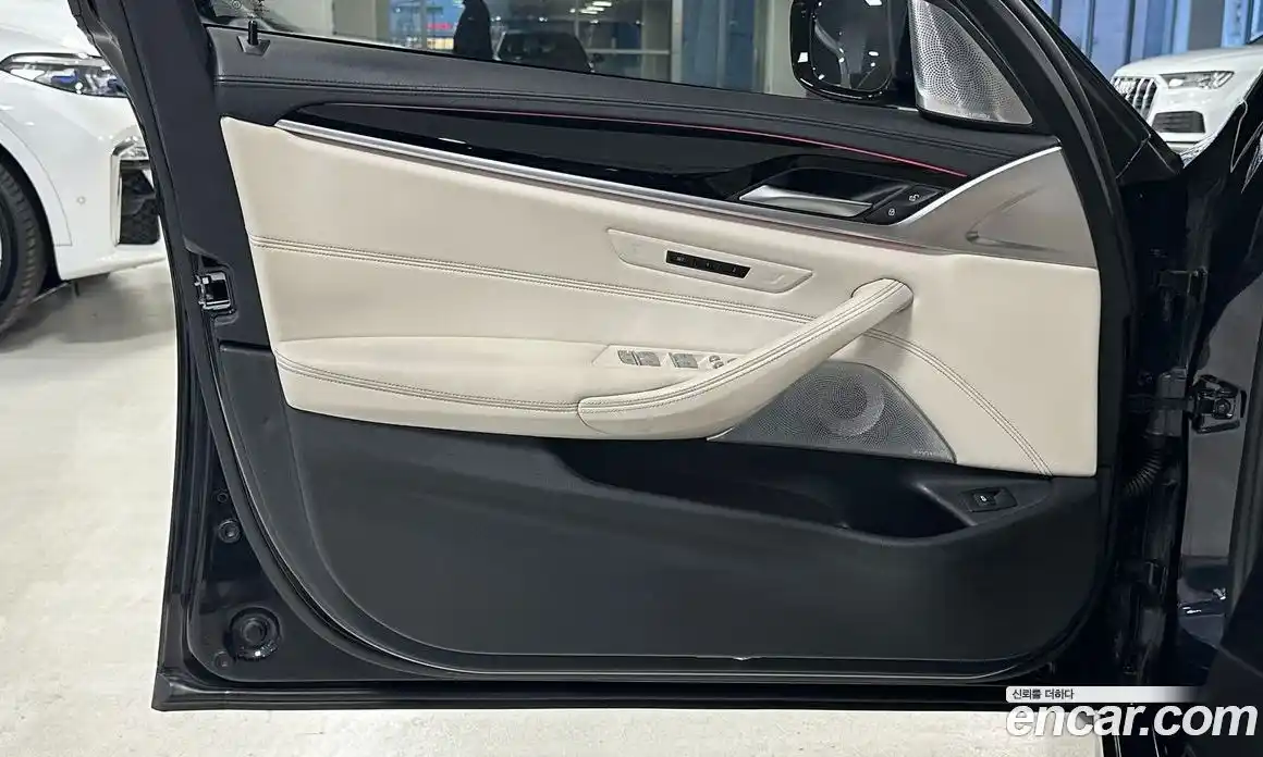 BMW 5-Series 2023 4.4 Автомат в Москве № 320292, фото 13