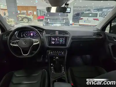 Volkswagen Tiguan 2023 2.0 Автомат в Москве № 329768, миниатюра 7