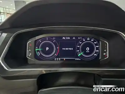 Volkswagen Tiguan 2023 2.0 Автомат в Москве № 329768, миниатюра 8