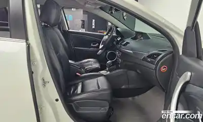 Renault SM3 2010 1.6 Автомат в Москве № 329843, миниатюра 11