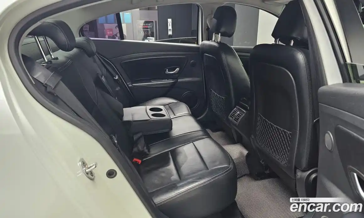 Renault SM3 2010 1.6 Автомат в Москве № 329843, фото 12