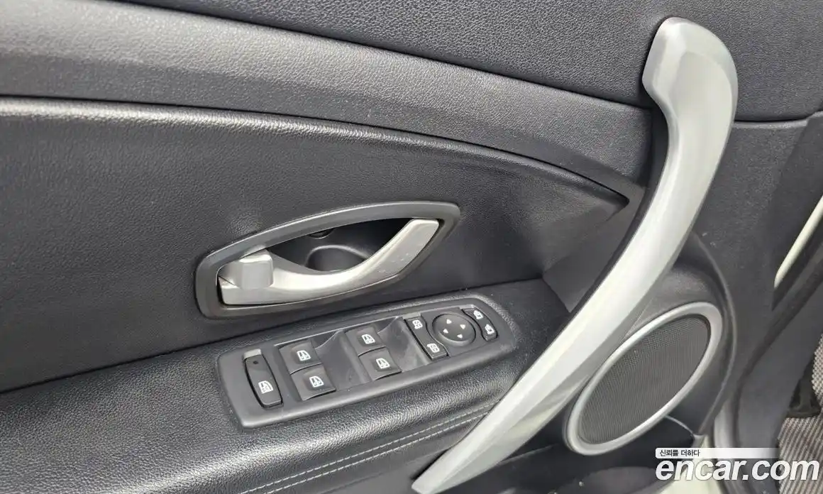 Renault SM3 2010 1.6 Автомат в Москве № 329843, фото 18