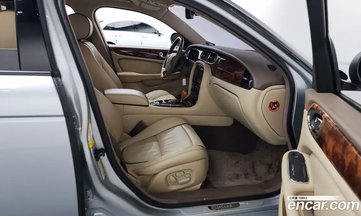 Jaguar XJ 2007 2.7 Автомат в Москве № 331535, фото 11