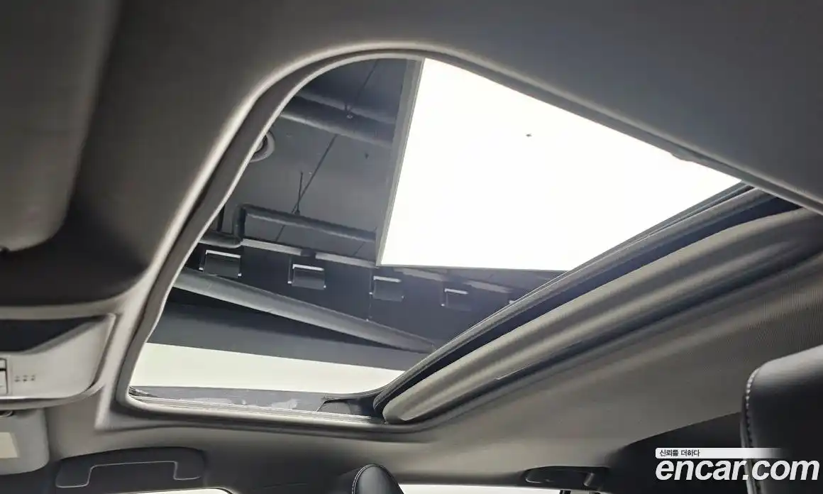 Toyota RAV4 2020 2.5 Автомат в Москве № 360771, фото 18