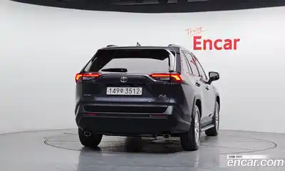 Toyota RAV4 2020 2.5 Автомат в Москве № 360771, миниатюра 4