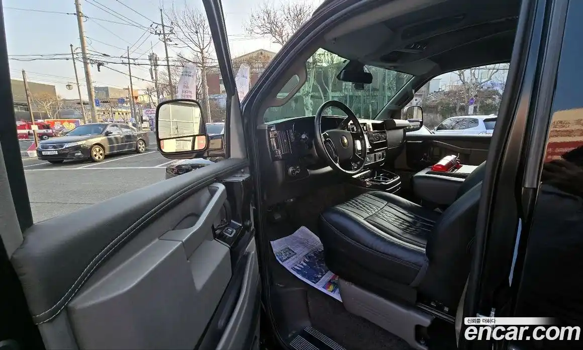 Chevrolet Express Van 2019 6.0 Автомат в Москве № 376202, фото 10