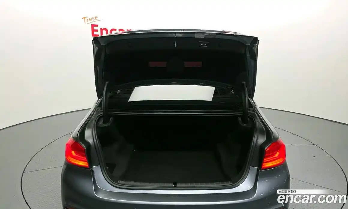 BMW 5-Series 2018 2.0 Автомат в Москве № 407795, фото 20