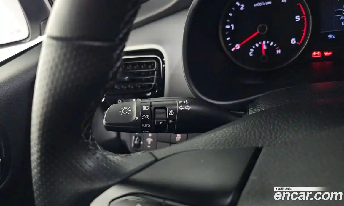 Kia Stonic 2019 1.6 Автомат в Москве № 51014, фото 17