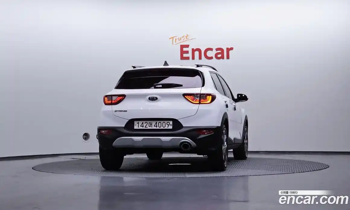 Kia Stonic 2019 1.6 Автомат в Москве № 51014, фото 4