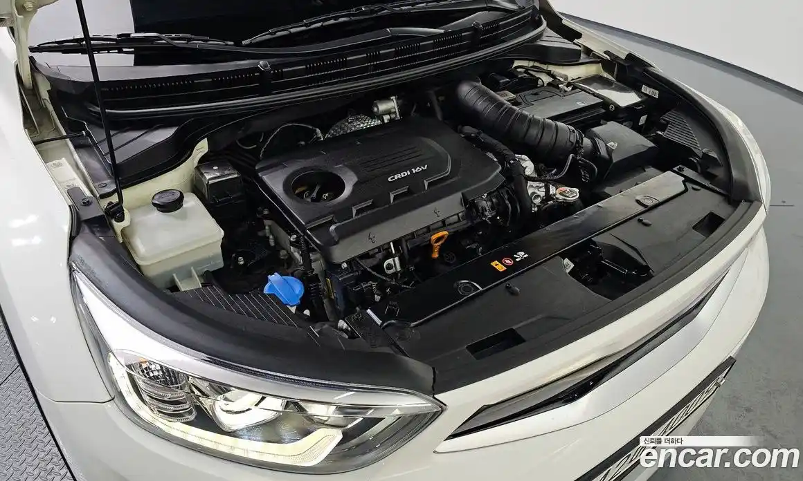 Kia Stonic 2019 1.6 Автомат в Москве № 51014, фото 6