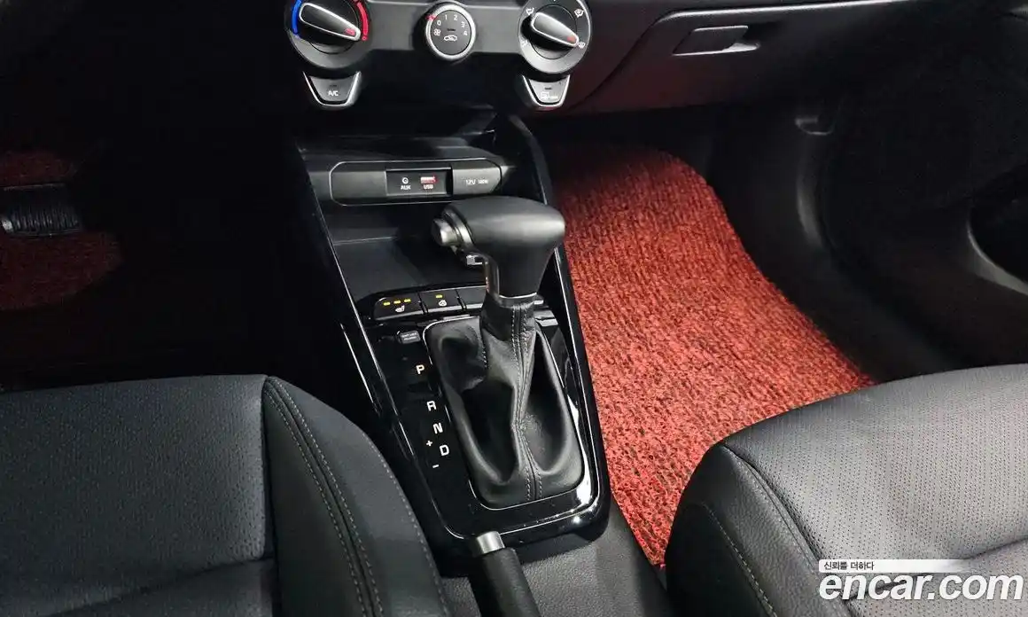 Kia Stonic 2019 1.6 Автомат в Москве № 51014, фото 9