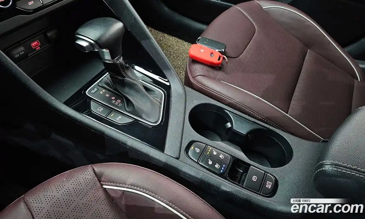 Kia Niro 2020 1.6 Автомат в Москве № 54652, фото 12