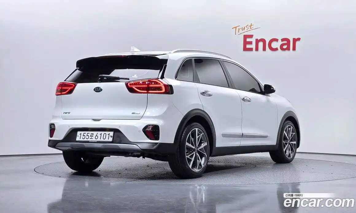 Kia Niro 2020 1.6 Автомат в Москве № 54652, фото 16