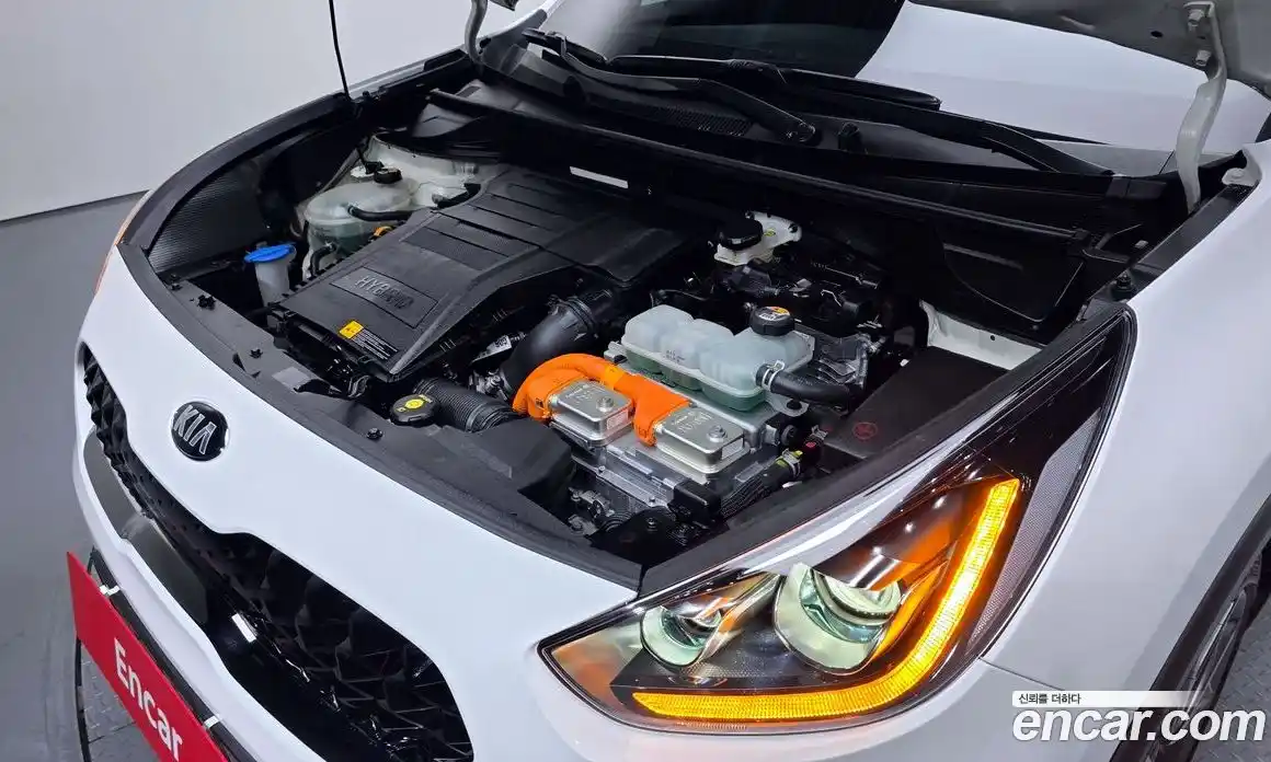 Kia Niro 2020 1.6 Автомат в Москве № 54652, фото 17