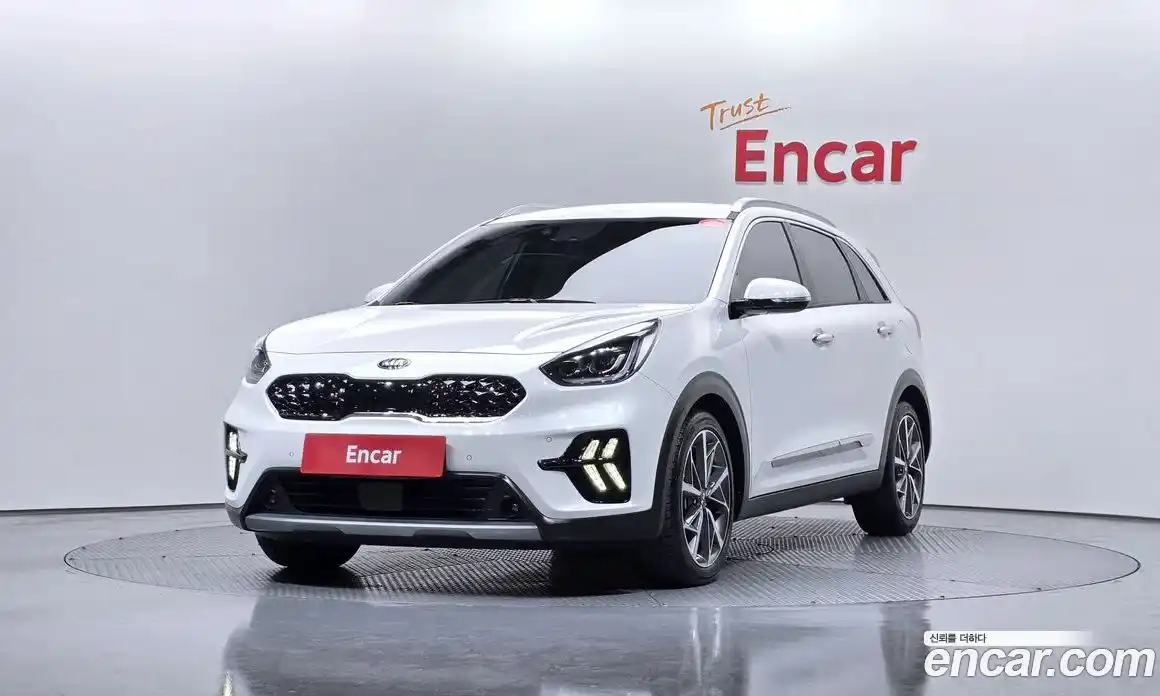 Kia Niro 2020 1.6 Автомат в Москве № 54652, фото 19
