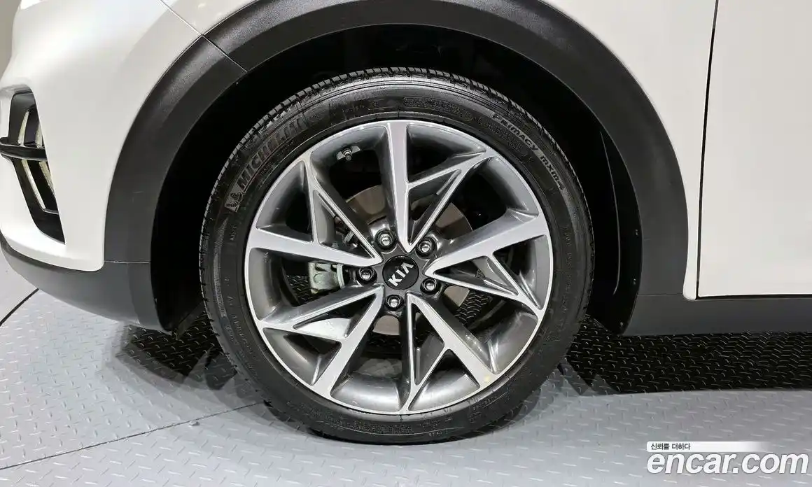 Kia Niro 2020 1.6 Автомат в Москве № 54652, фото 6