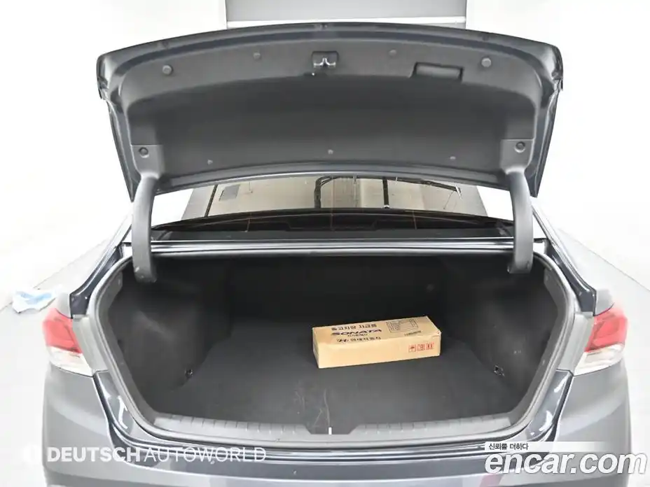 Hyundai Sonata 2019 2.0 Автомат в Москве № 92826, фото 20