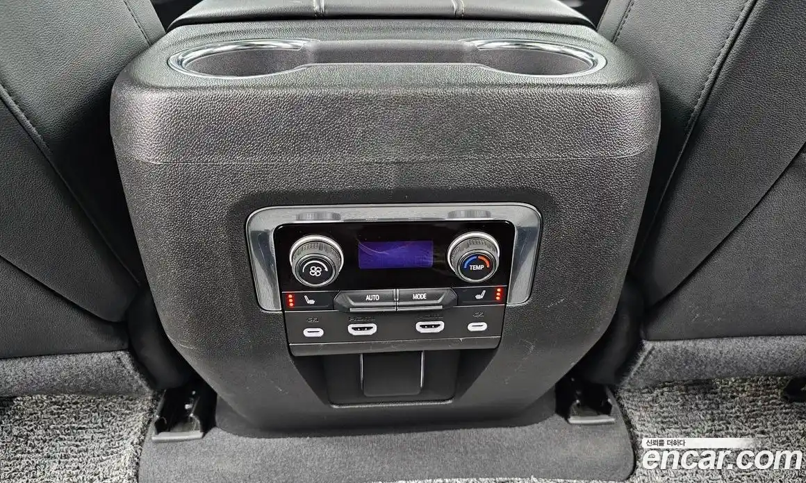 Chevrolet Tahoe 2022 6.2 Автомат в Москве № 104779, фото 16