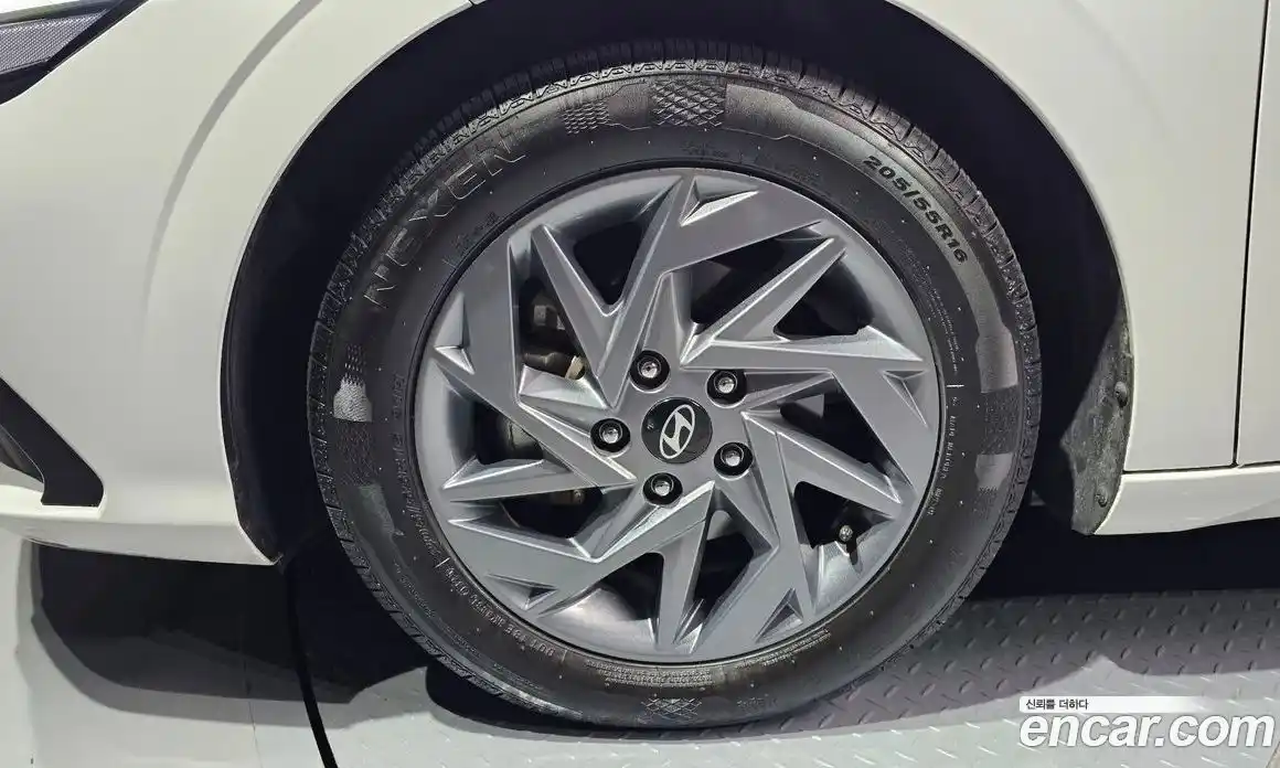 Hyundai Avante 2024 1.6 Автомат в Москве № 112411, фото 17