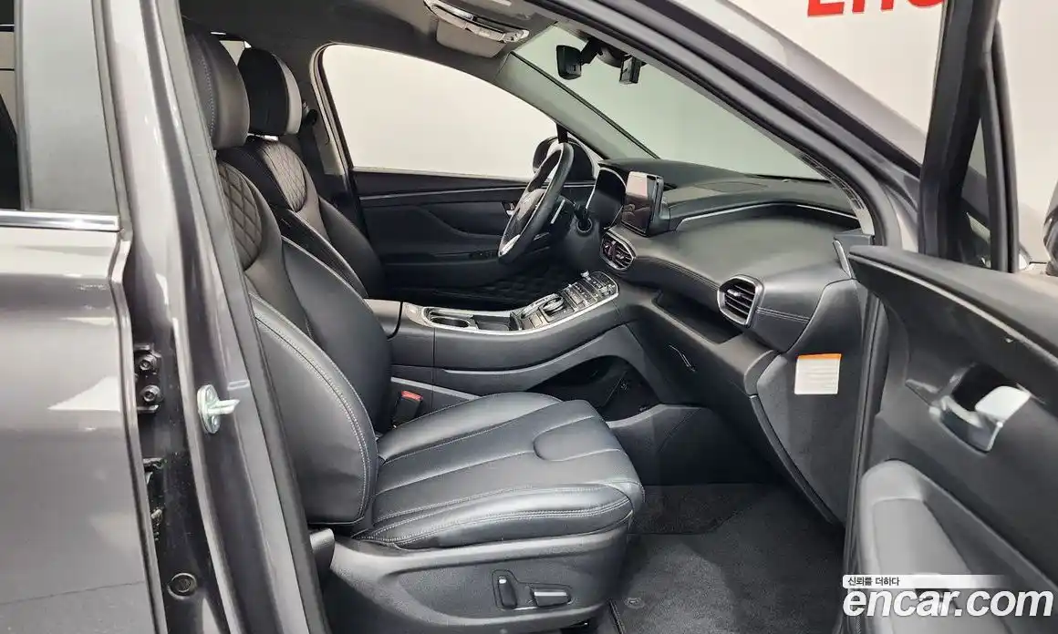 Hyundai Santa Fe 2023 1.6 Автомат в Москве № 112670, фото 11