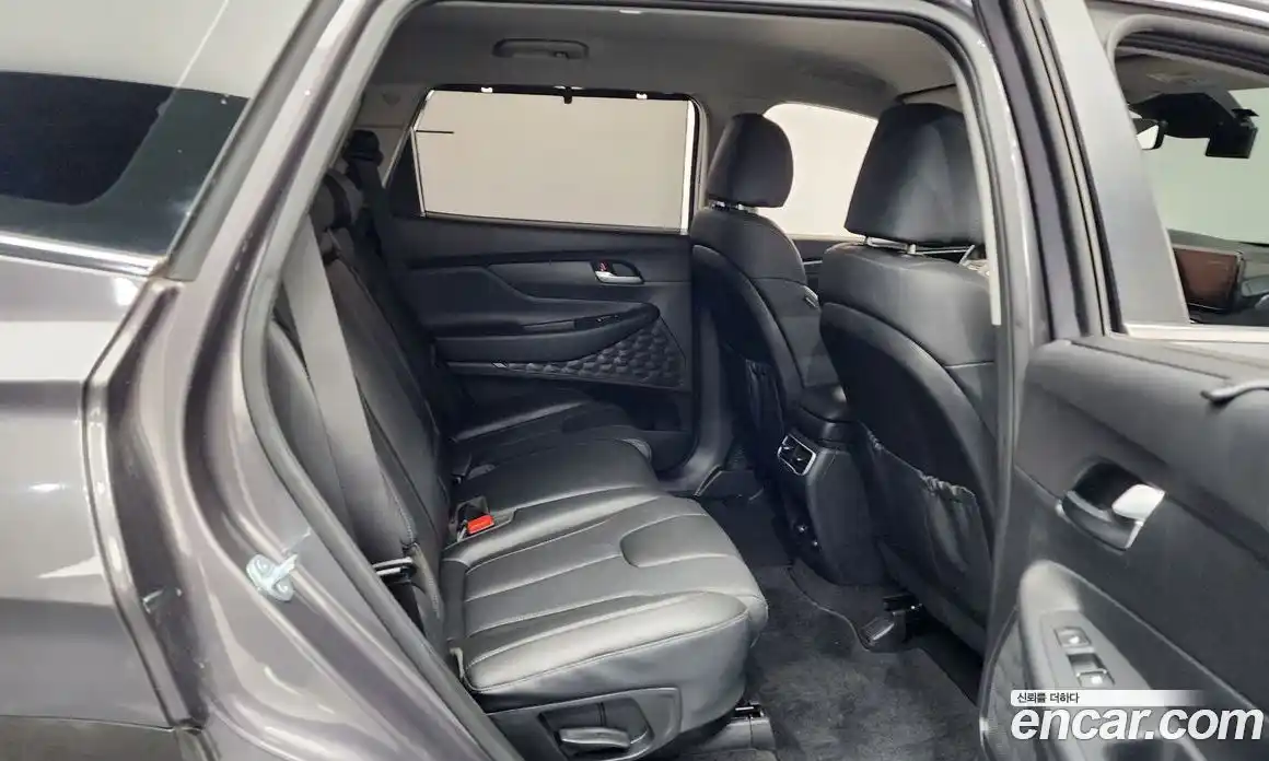 Hyundai Santa Fe 2023 1.6 Автомат в Москве № 112670, фото 12