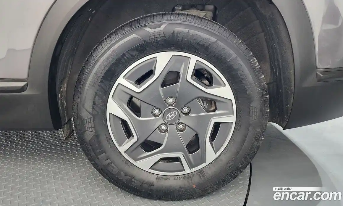 Hyundai Santa Fe 2023 1.6 Автомат в Москве № 112670, фото 5