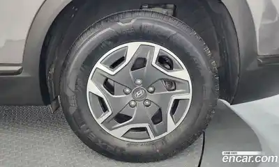 Hyundai Santa Fe 2023 1.6 Автомат в Москве № 112670, миниатюра 5