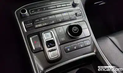 Hyundai Santa Fe 2023 1.6 Автомат в Москве № 112670, миниатюра 9