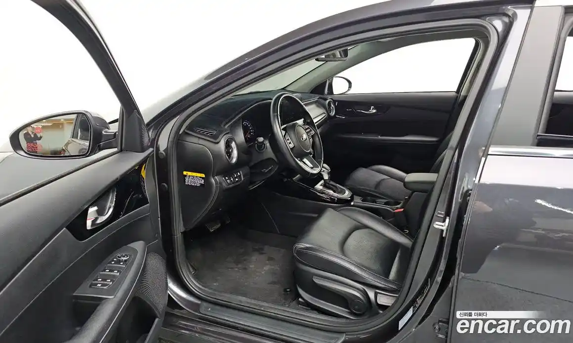 Kia K3 2021 1.6 Автомат в Москве № 120146, фото 3