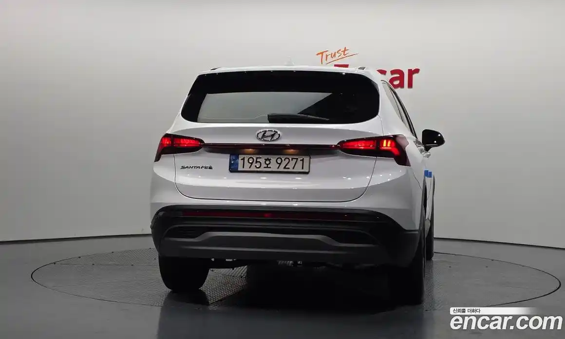 Hyundai Santa Fe 2023 2.5 Автомат в Москве № 125399, фото 3